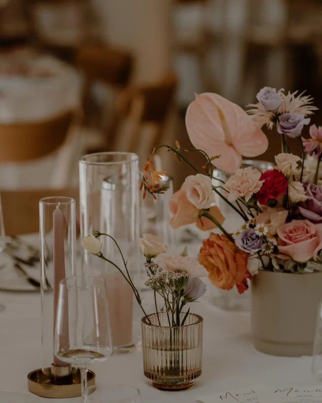 Kleiner Recap von der Hochzeit unserer liebsten Chrissi. Es war einfach so ein wundervoller perfekter Tag ✨

Location: @stallmannhiestand 
Foto: @throughmarahseyes 

#weddingrecap #hochzeitsdeko #weddingflowers #dekoverleih #hochzeitsblumen #dekoverleihfrankfurt #dekoverleihmainz #dekoverleihdarmstadt #weddingdecor #weddinginspiration #glassandglory