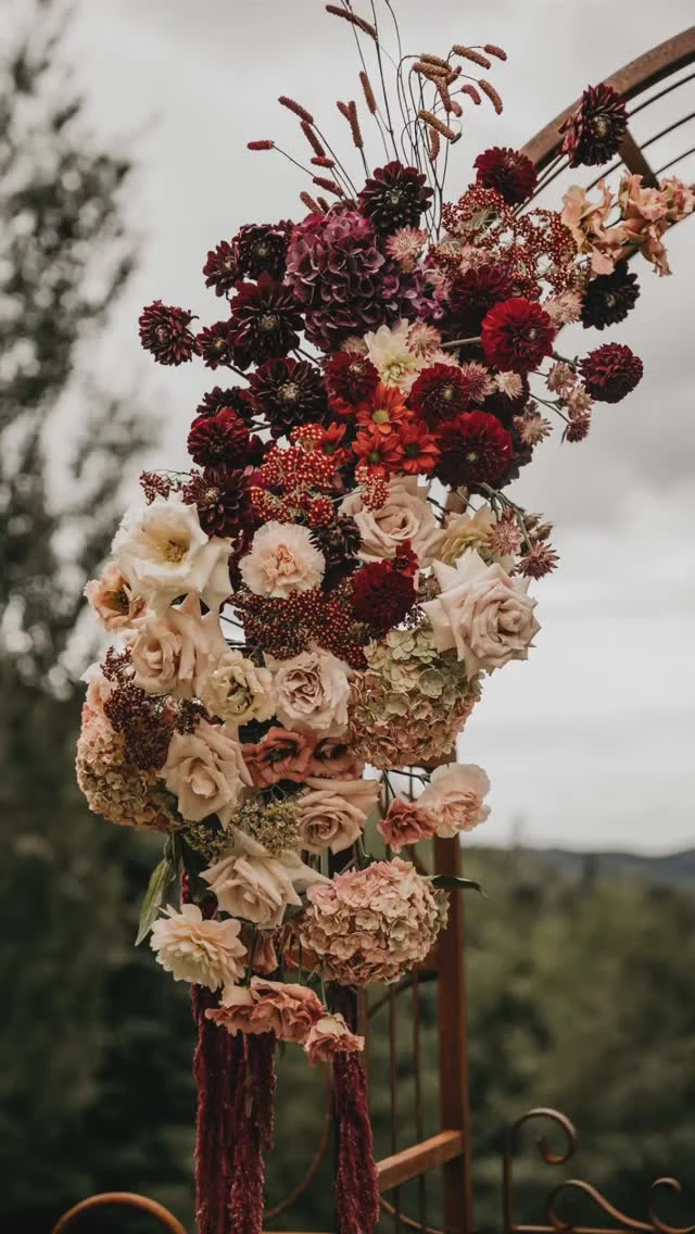 WEDDING N&T
so eine schöne Herbsthochzeit in Burgundy & Rosé.
Lieben wir ✨

📸 @shawneeandsimon 
@hofguthohenstein 

#weddingrecap #herbsthochzeit #autumnwedding #weddinginspiration #weddingphotography #weddingdecor #hochzeitsinspiration